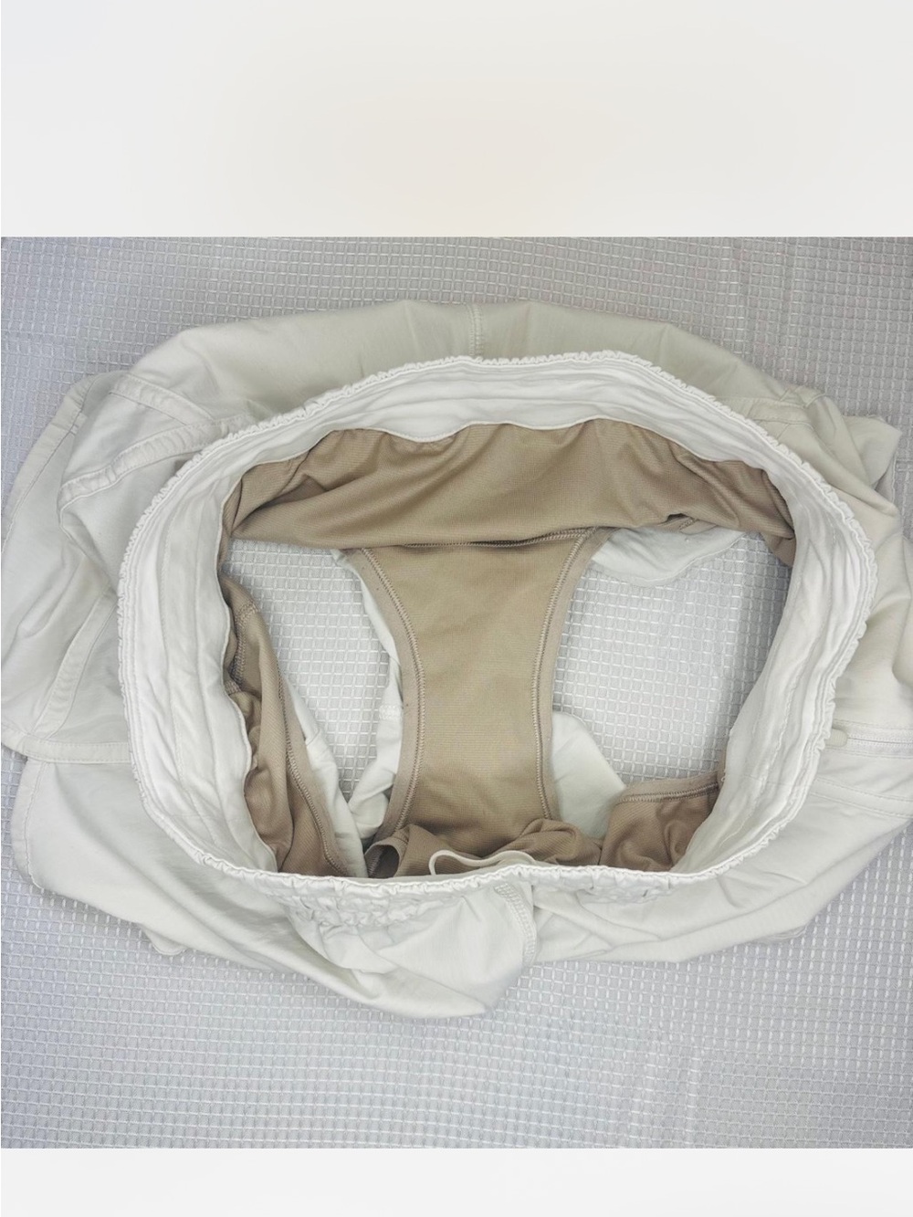 Lululemon Women's white shorts - Picture 5 of 5